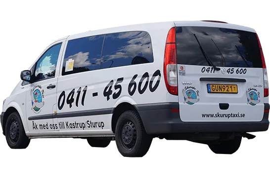 Skurups Taxi storbil bakifrån
